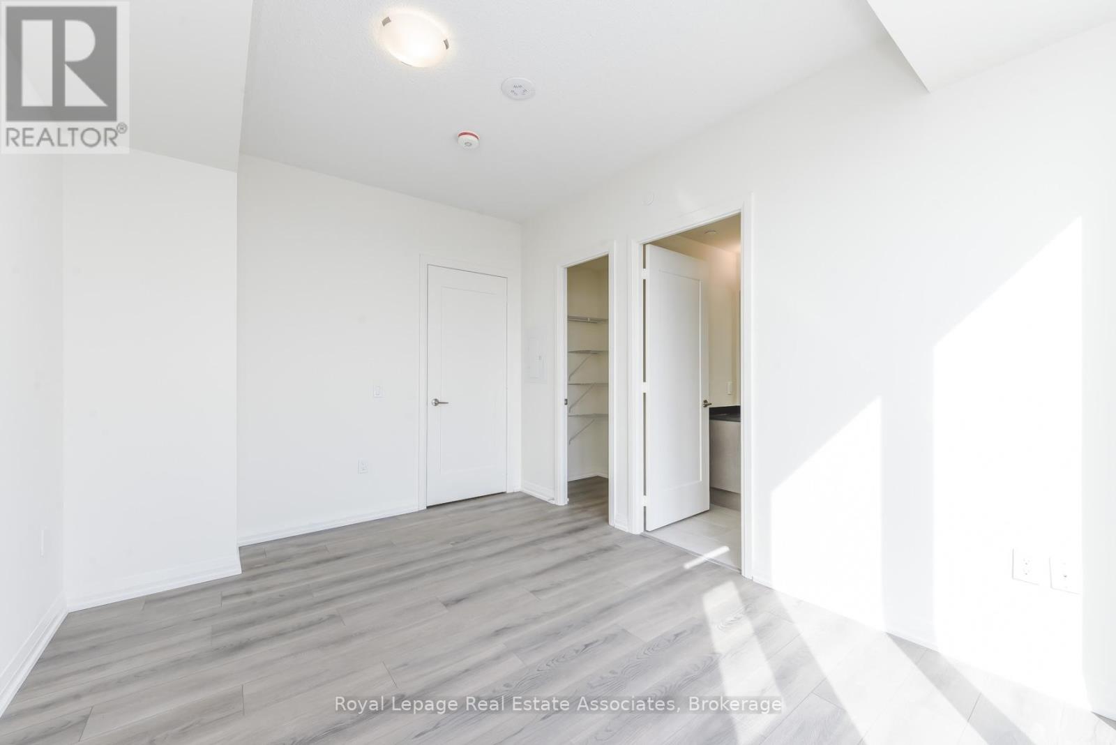 1121 - 8960 Jane Street, Vaughan (Concord), Ontario  L4K 2M9 - Photo 7 - N12934432