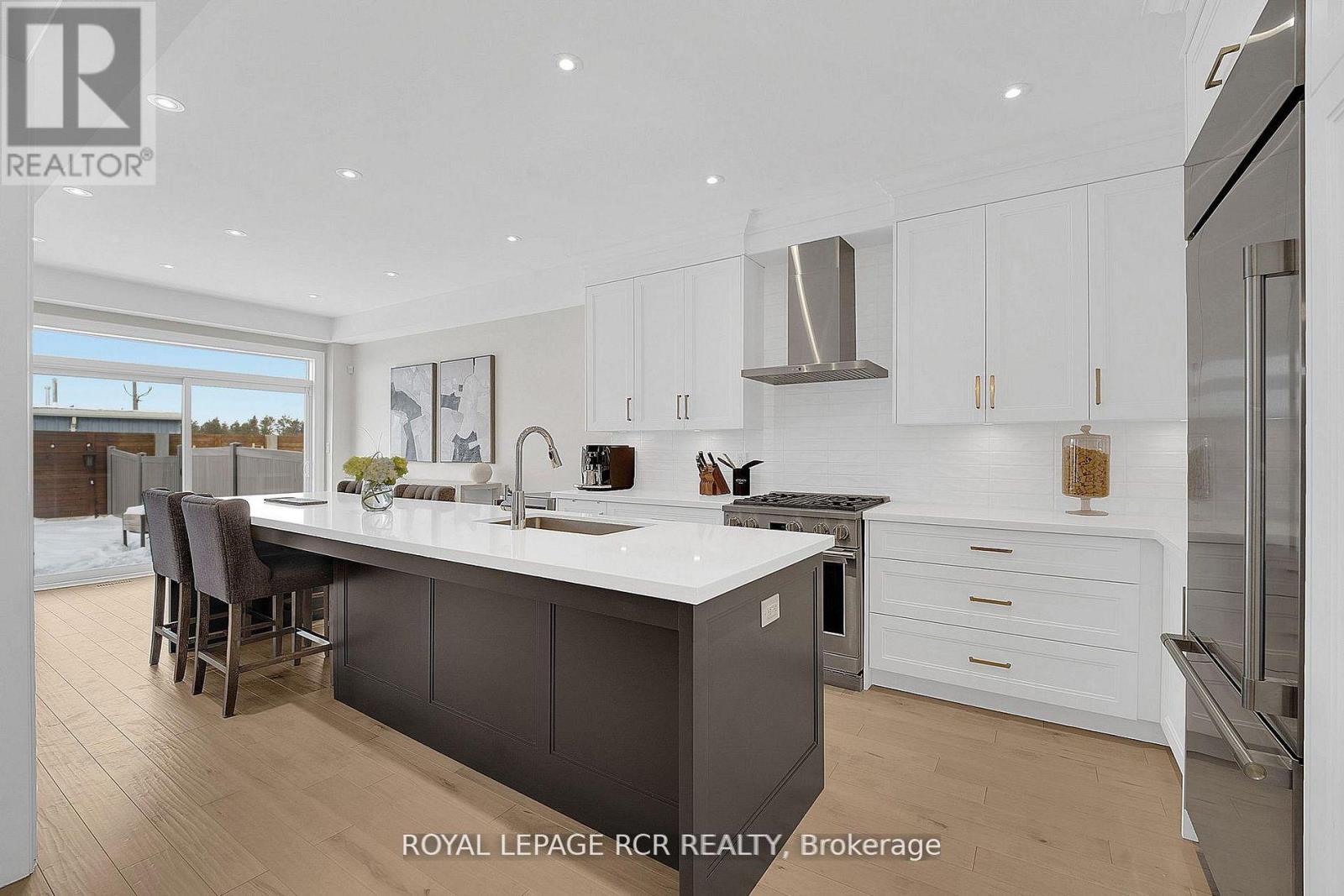 32 Tatton Court, King, Ontario  L7B 0C3 - Photo 2 - N12934496