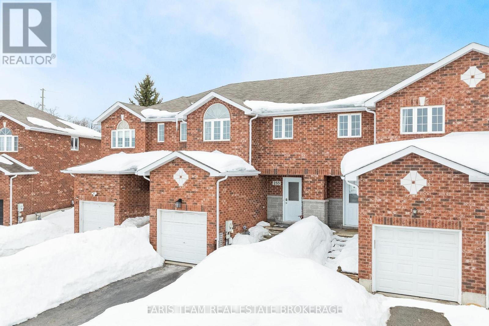 233 Stanley Street, Barrie (East Bayfield), Ontario  L4M 6X9 - Photo 3 - S12934478