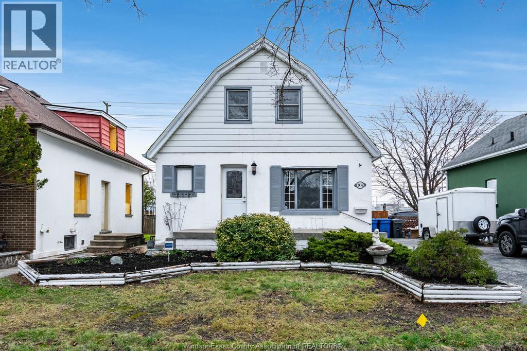 MLS# 26006493: 2436 Turner, Windsor, Canada