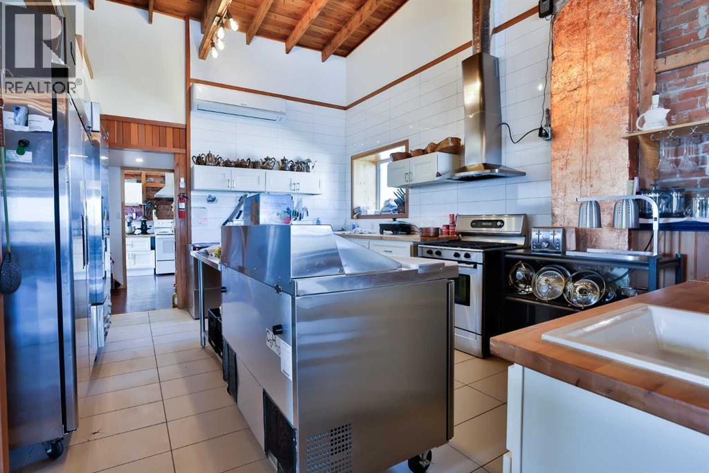 320 Railway Avenue, Granum, Alberta  T0L 1A0 - Photo 4 - A2291029