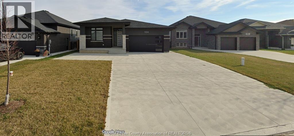 MLS# 26006466: 104 LAMBERT STREET Unit# LOWER, Amherstburg, Canada