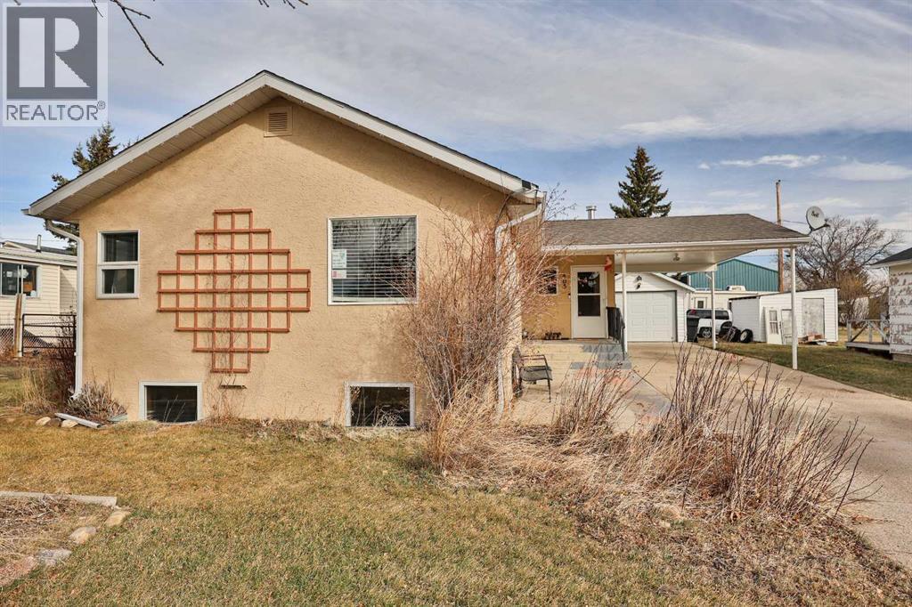 405 5 Avenue, Warner, Alberta  T0K 2L0 - Photo 2 - A2294490