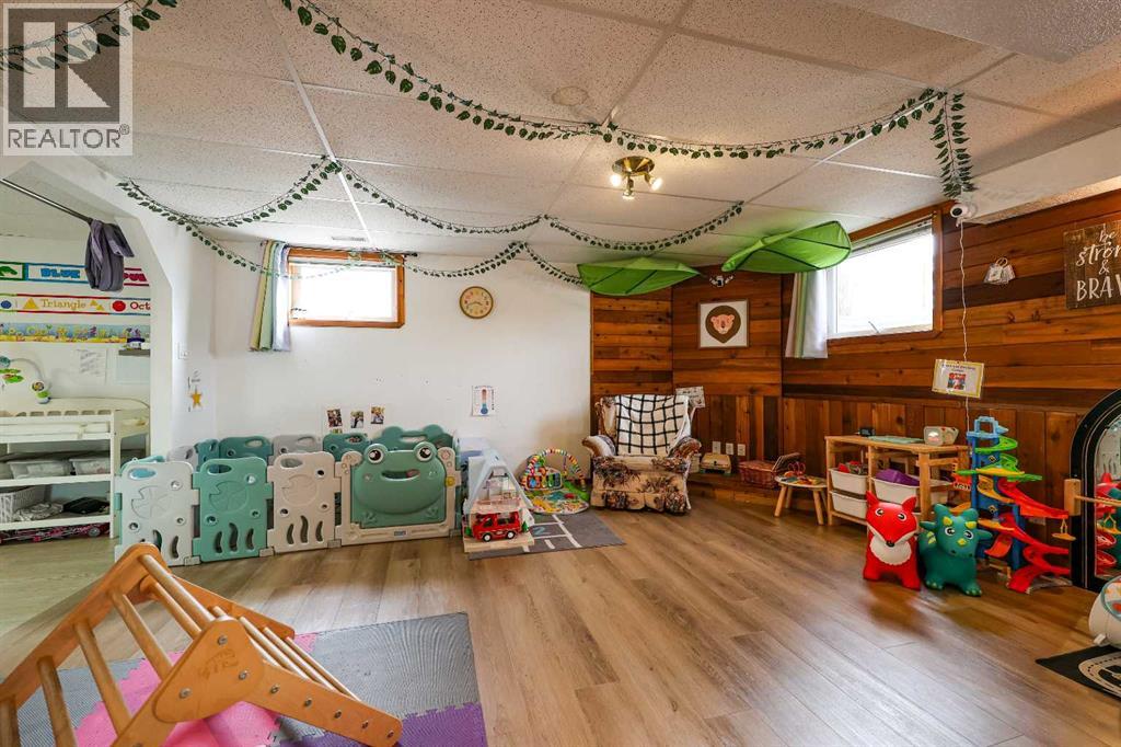 405 5 Avenue, Warner, Alberta  T0K 2L0 - Photo 30 - A2294490