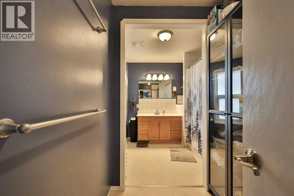 405 5 Avenue, Warner, Alberta  T0K 2L0 - Photo 19 - A2294490