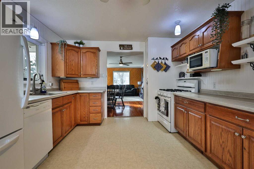 405 5 Avenue, Warner, Alberta  T0K 2L0 - Photo 11 - A2294490