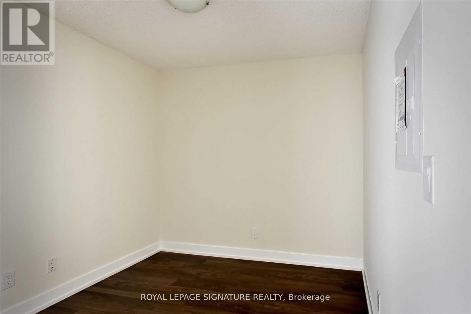 2321 - 2 Eva Road, Toronto (Etobicoke West Mall), Ontario  M9C 0A9 - Photo 4 - W12934250