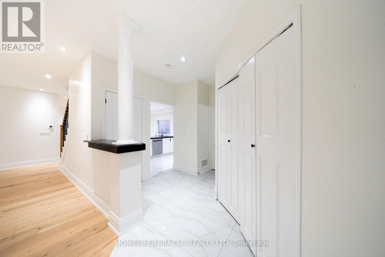 643 Warhol Way, Mississauga, Ontario  L5W 1L4 - Photo 10 - W12934286