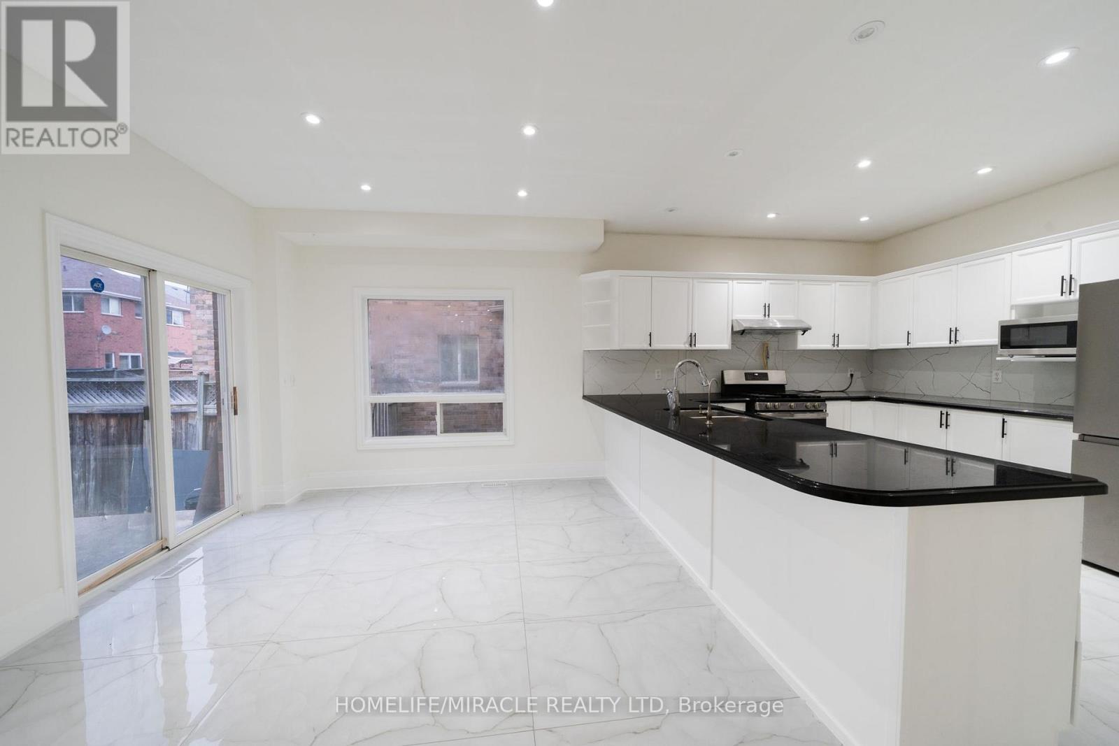 643 Warhol Way, Mississauga, Ontario  L5W 1L4 - Photo 18 - W12934286