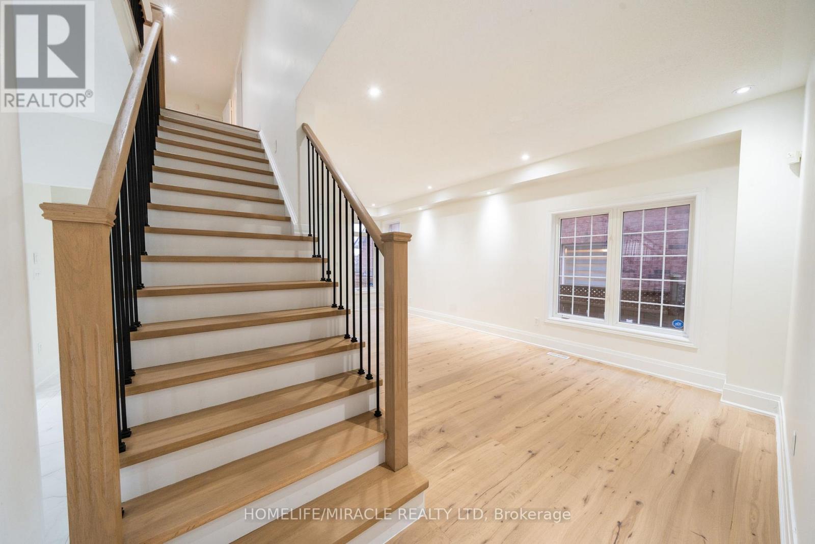 643 Warhol Way, Mississauga, Ontario  L5W 1L4 - Photo 23 - W12934286