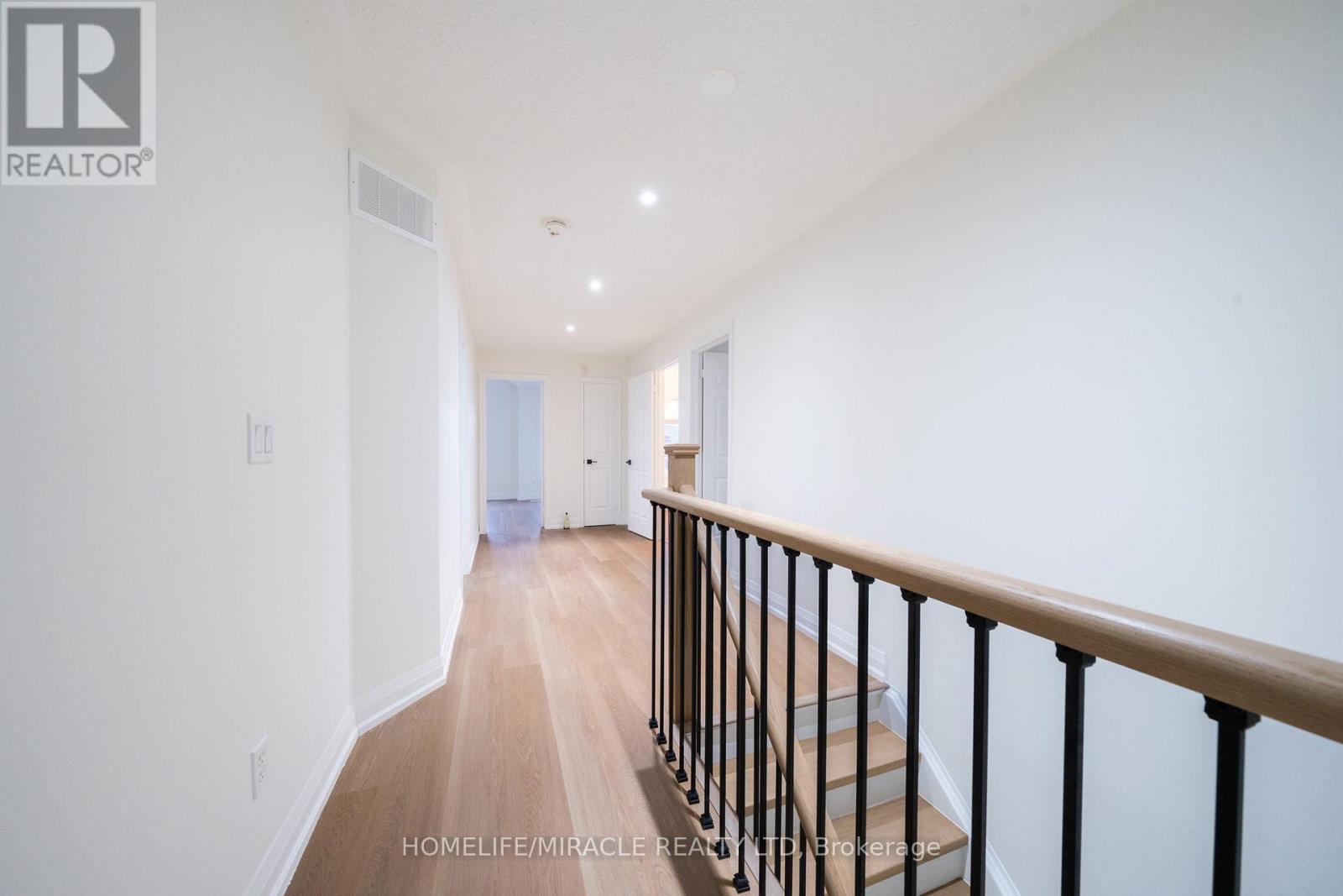 643 Warhol Way, Mississauga, Ontario  L5W 1L4 - Photo 24 - W12934286