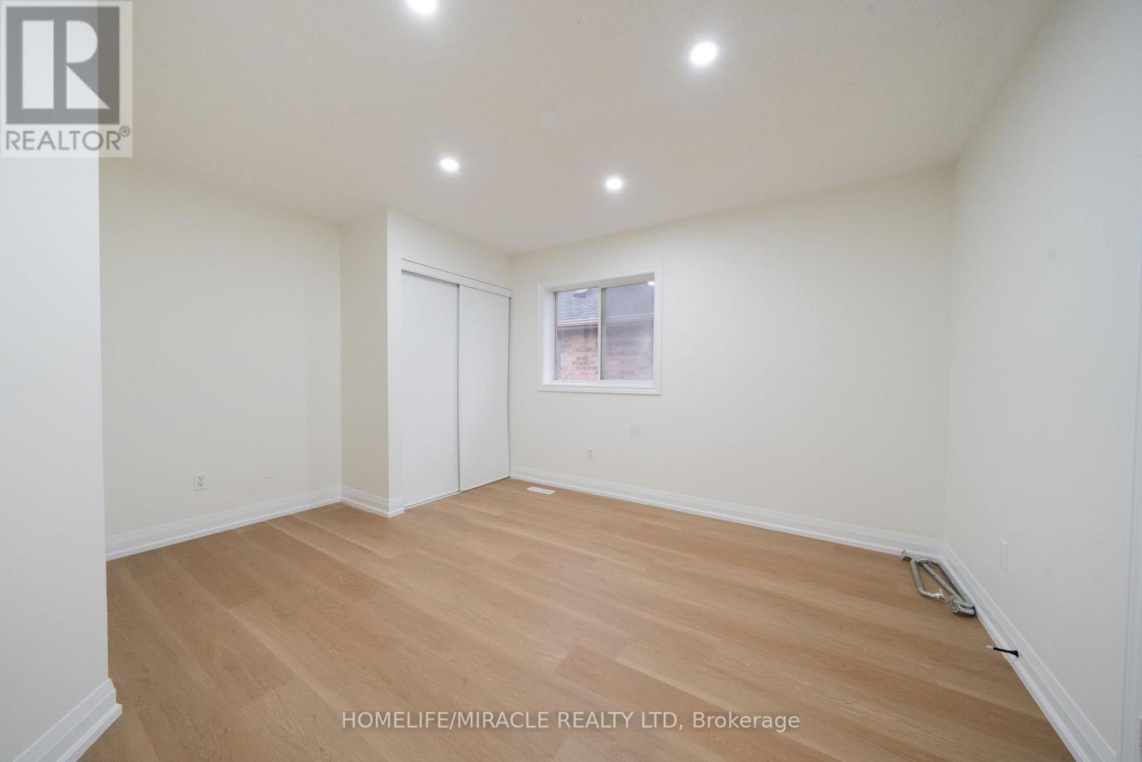 643 Warhol Way, Mississauga, Ontario  L5W 1L4 - Photo 32 - W12934286