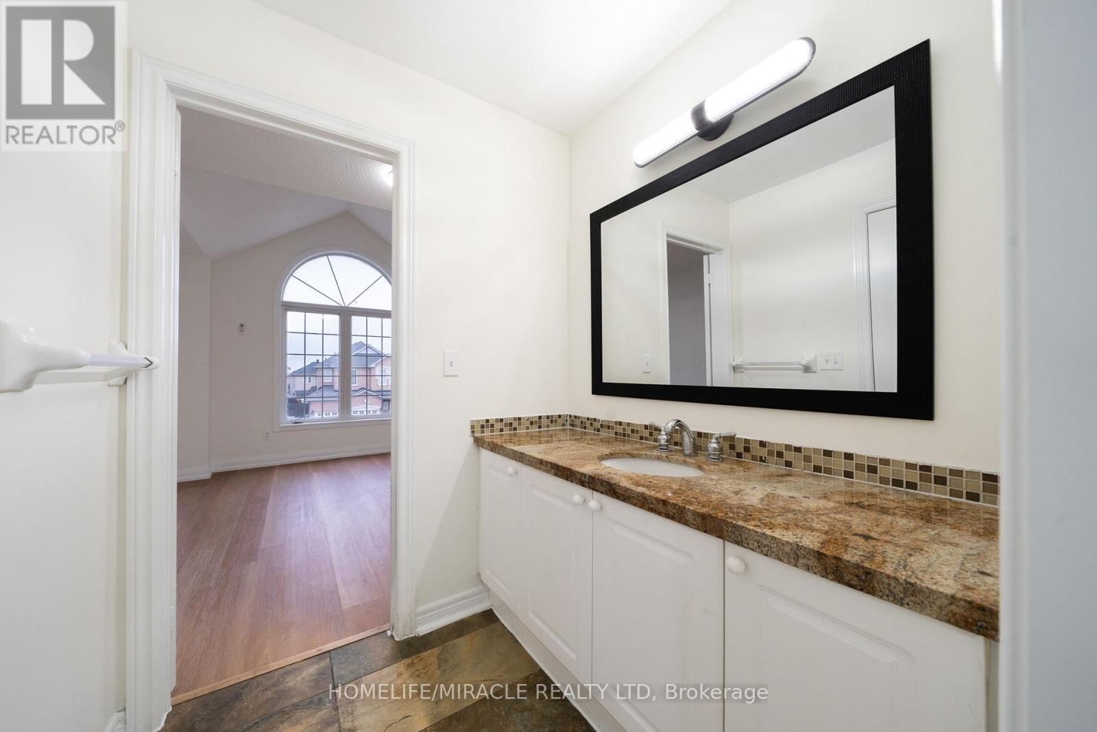 643 Warhol Way, Mississauga, Ontario  L5W 1L4 - Photo 34 - W12934286