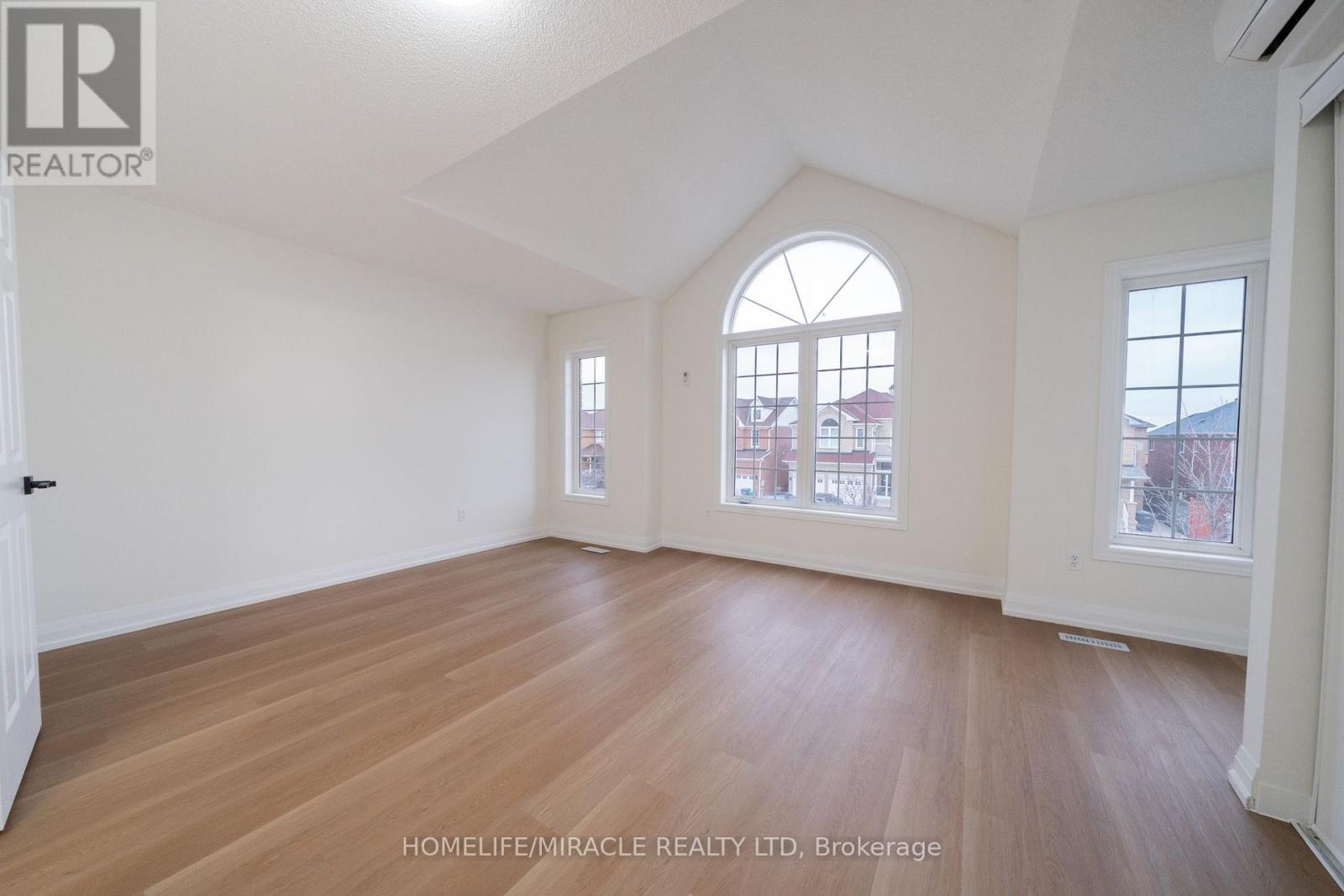 643 Warhol Way, Mississauga, Ontario  L5W 1L4 - Photo 36 - W12934286