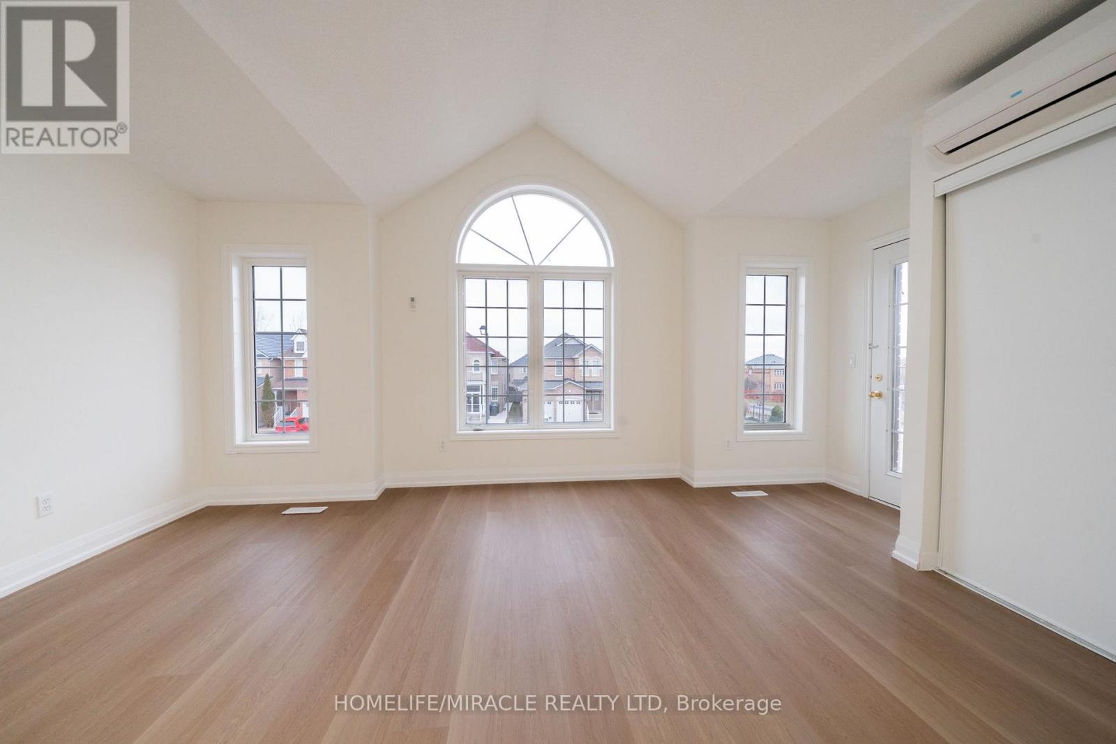 643 Warhol Way, Mississauga, Ontario  L5W 1L4 - Photo 37 - W12934286