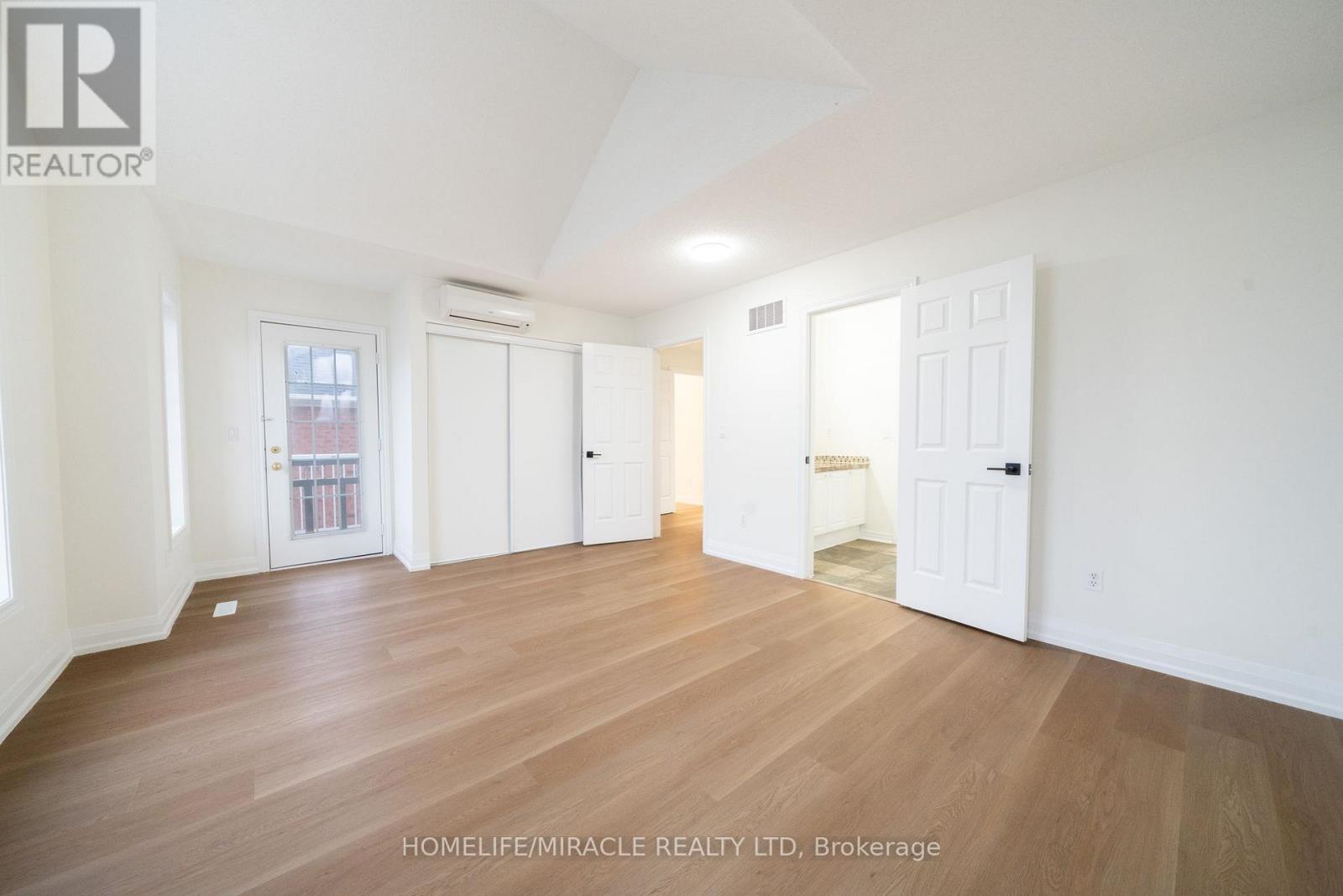 643 Warhol Way, Mississauga, Ontario  L5W 1L4 - Photo 38 - W12934286