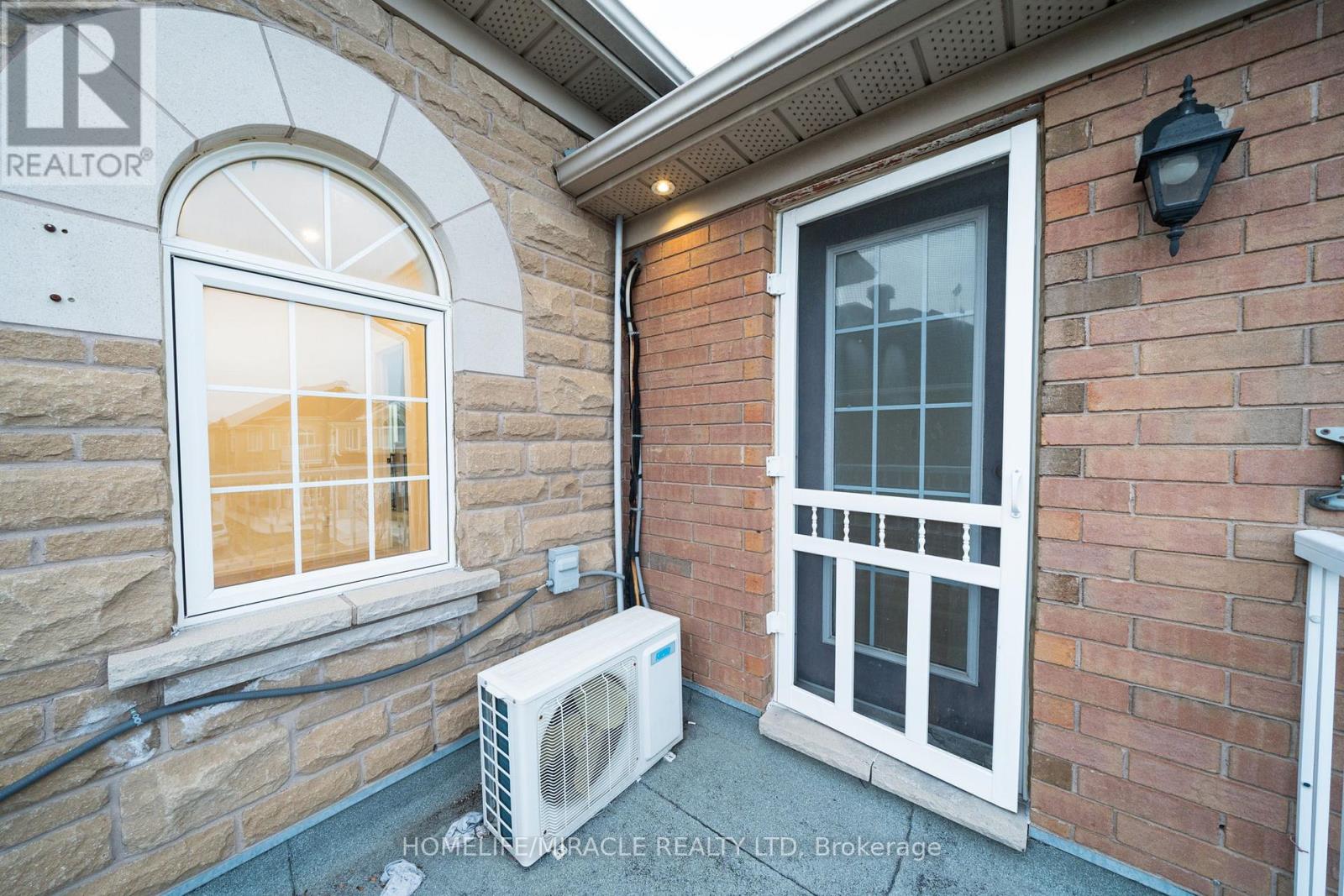 643 Warhol Way, Mississauga, Ontario  L5W 1L4 - Photo 41 - W12934286