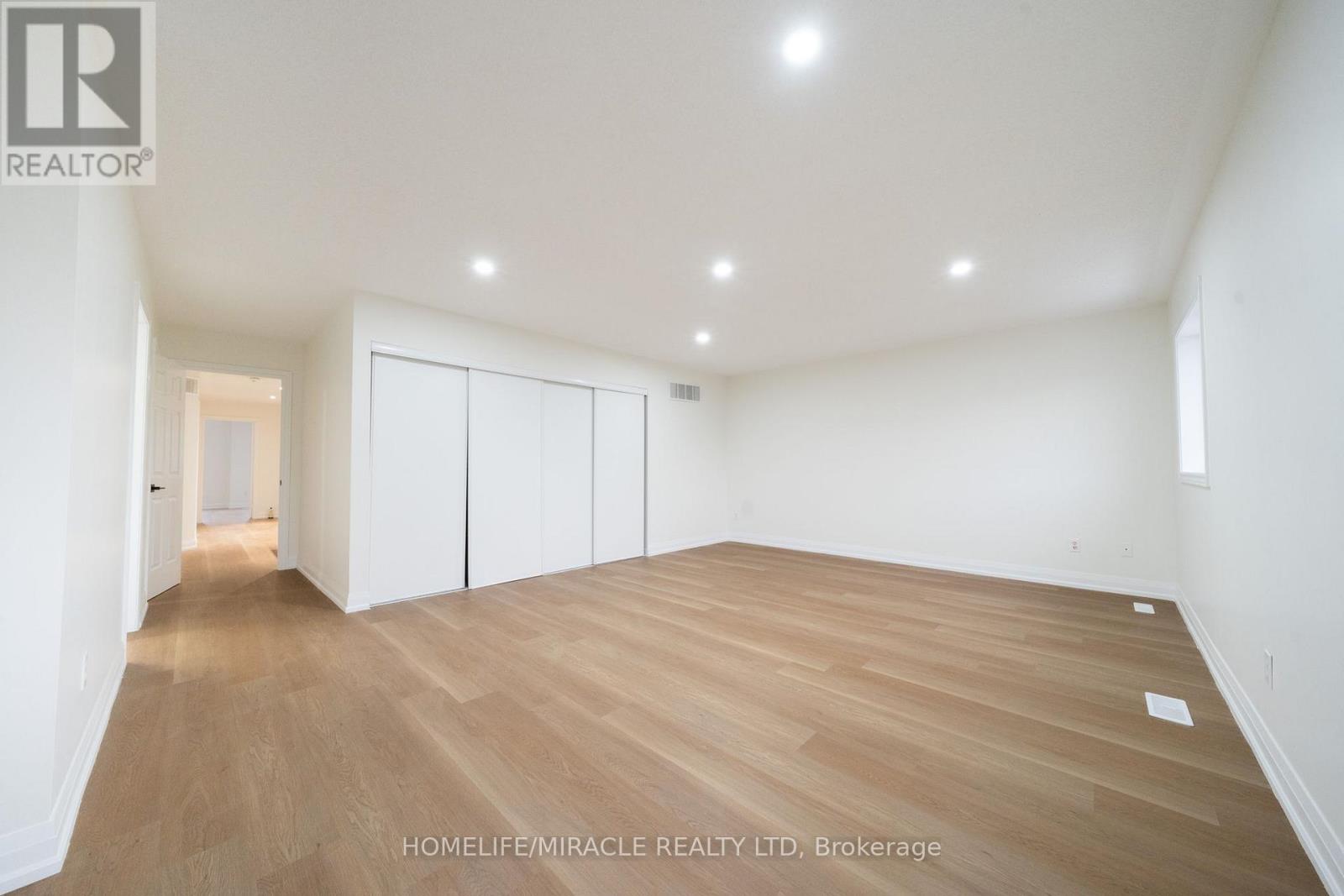 643 Warhol Way, Mississauga, Ontario  L5W 1L4 - Photo 45 - W12934286