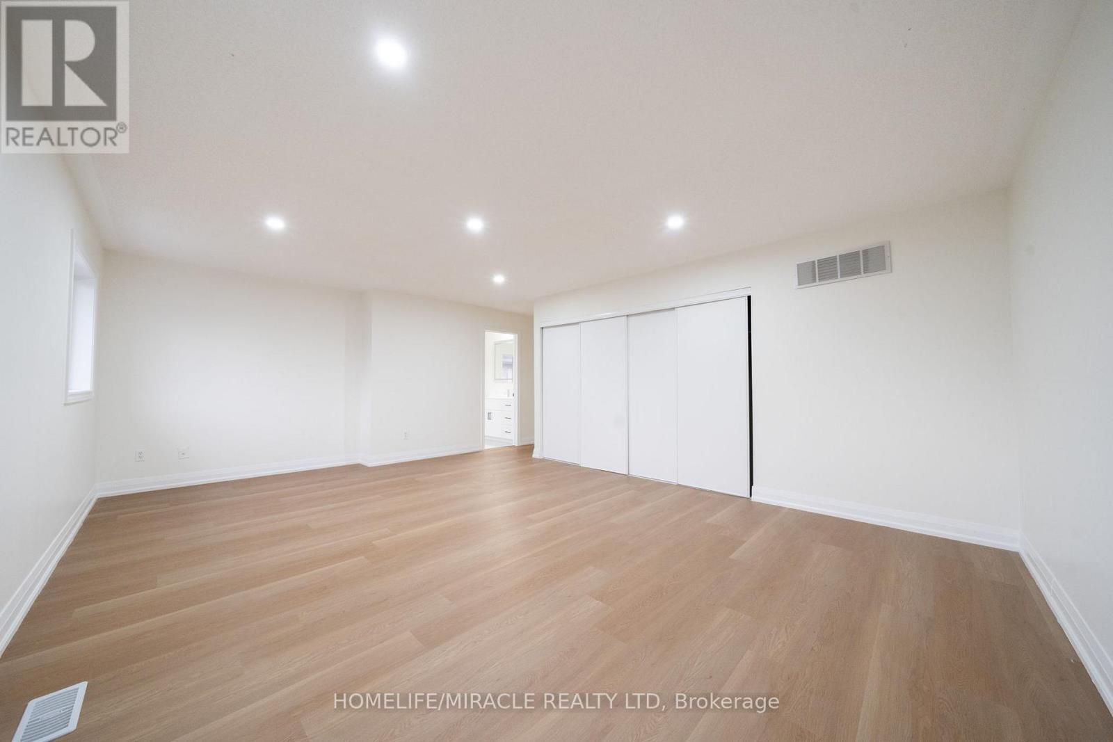 643 Warhol Way, Mississauga, Ontario  L5W 1L4 - Photo 46 - W12934286