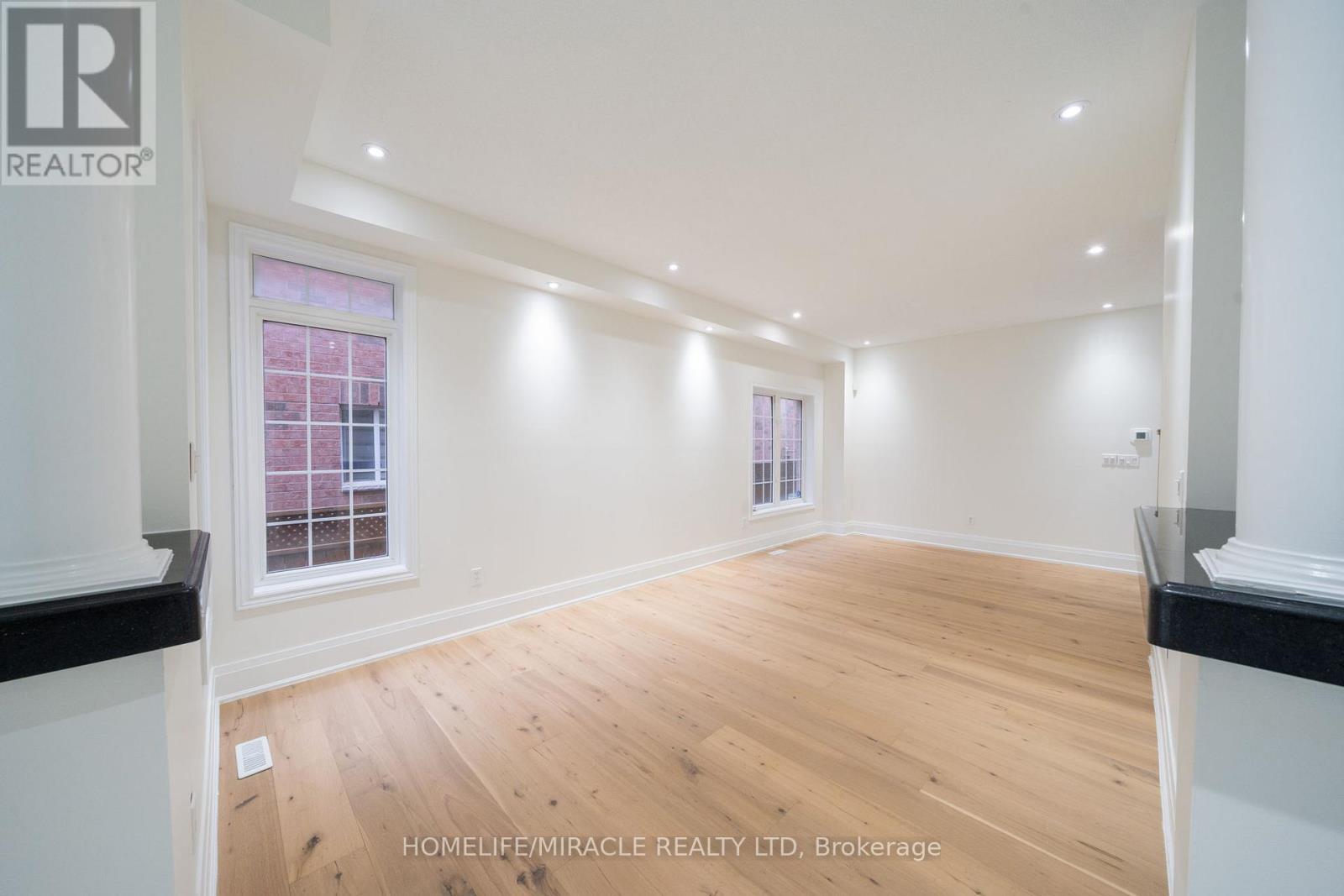 643 Warhol Way, Mississauga, Ontario  L5W 1L4 - Photo 6 - W12934286