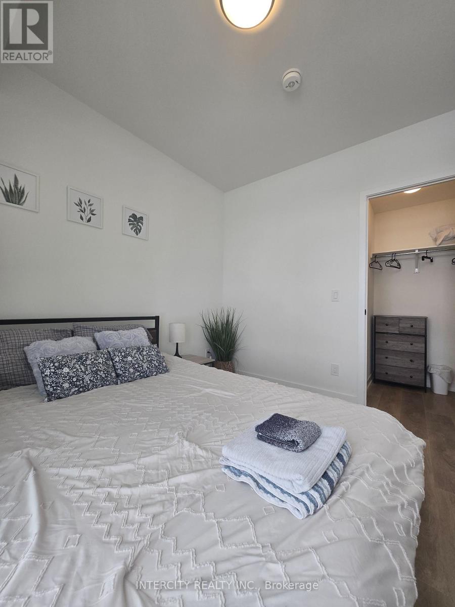 505 - 345 Wheat Boom Drive, Oakville, Ontario  L6H 7X4 - Photo 11 - W12934296