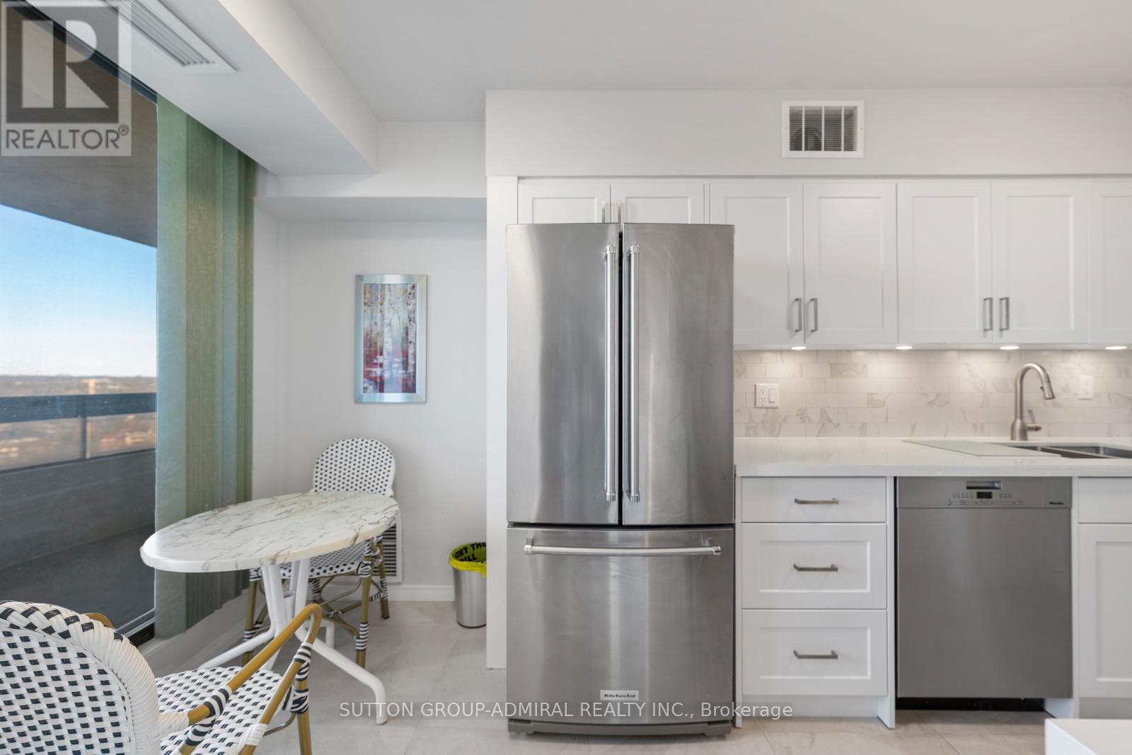 1502 - 100 Quebec Avenue, Toronto, Ontario  M6P 4B8 - Photo 10 - W12934304