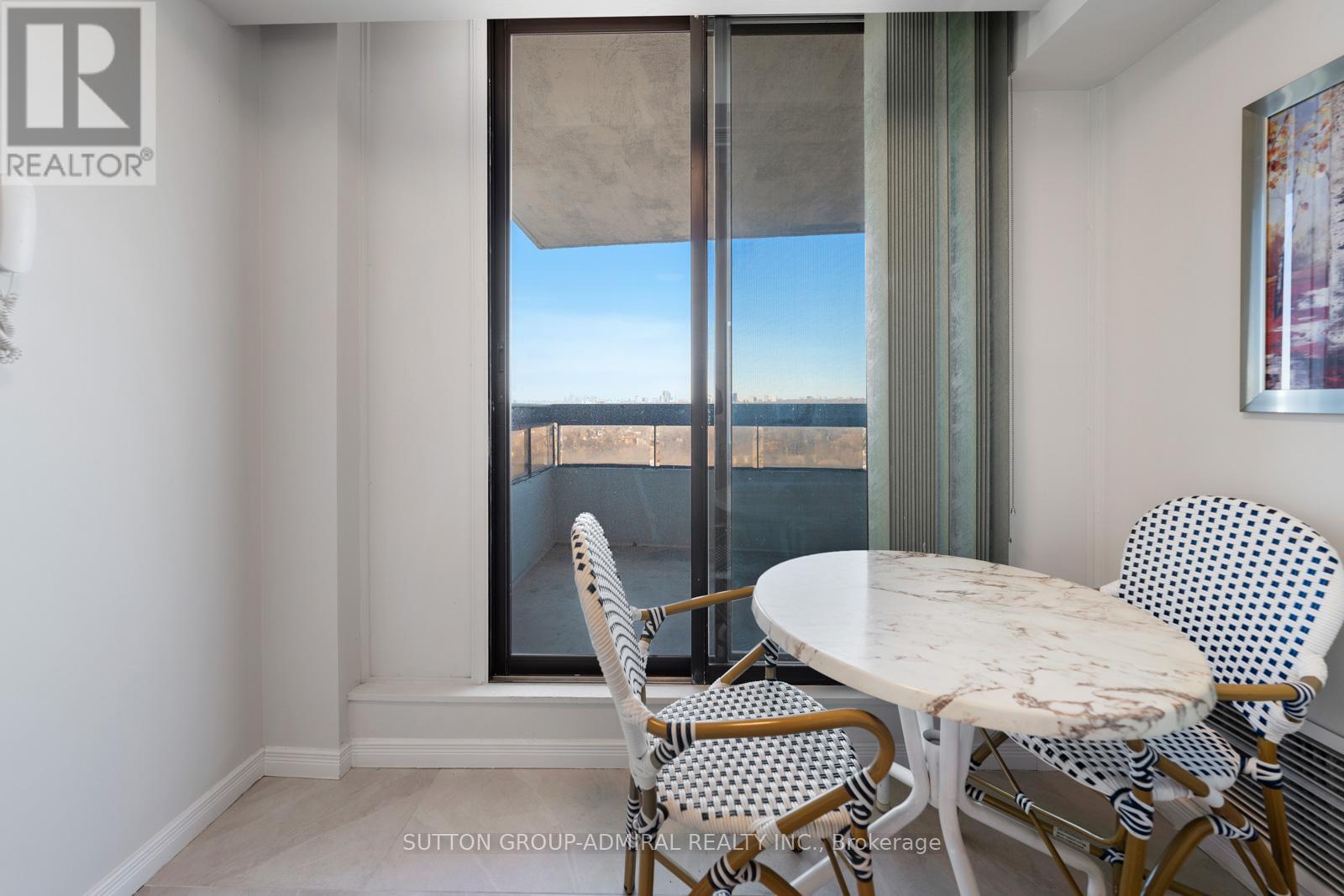 1502 - 100 Quebec Avenue, Toronto, Ontario  M6P 4B8 - Photo 12 - W12934304