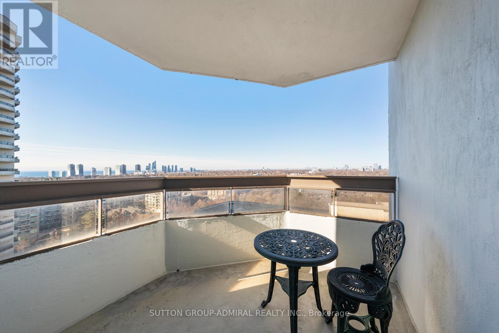 1502 - 100 Quebec Avenue, Toronto, Ontario  M6P 4B8 - Photo 25 - W12934304