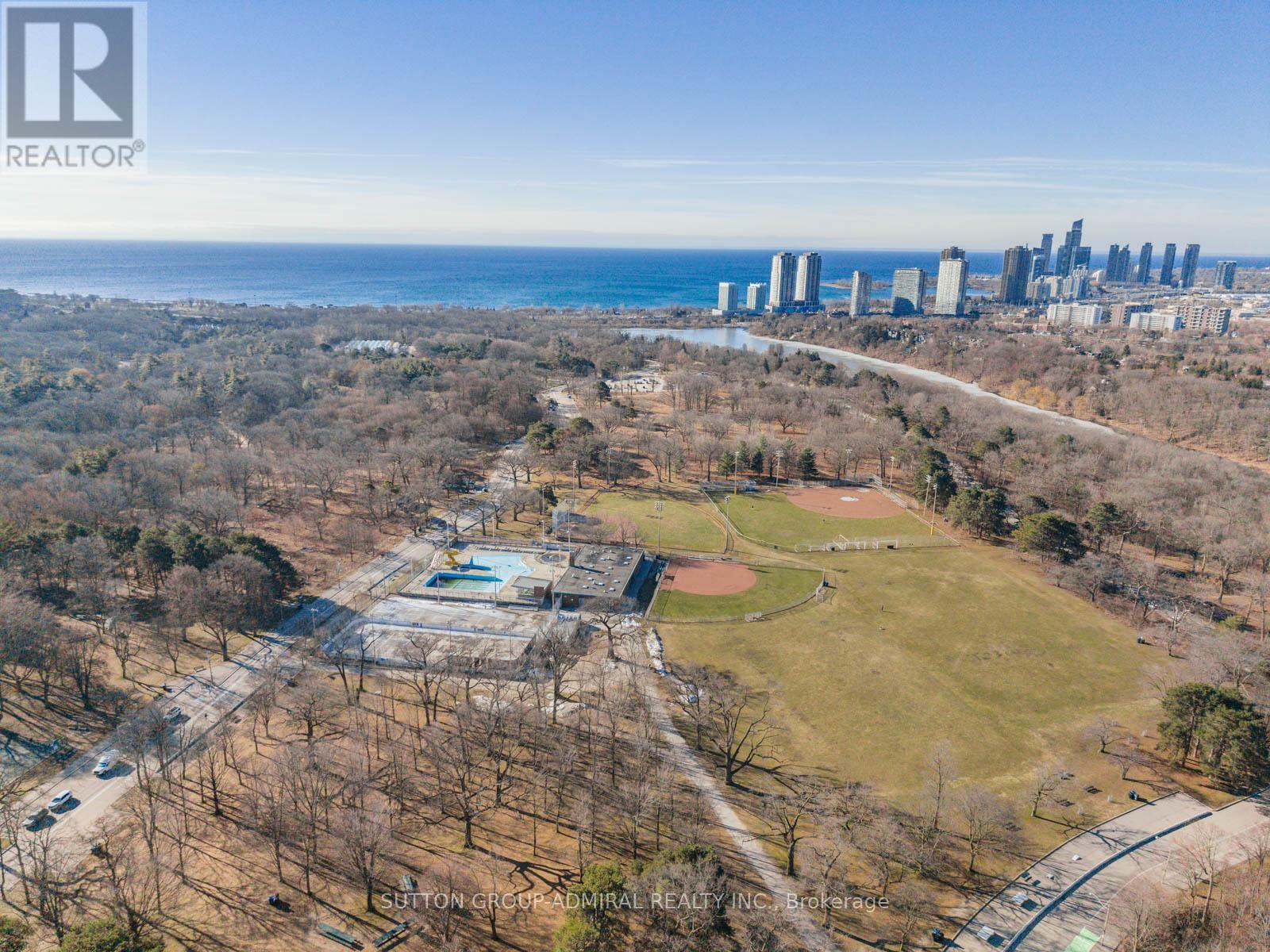 1502 - 100 Quebec Avenue, Toronto, Ontario  M6P 4B8 - Photo 27 - W12934304