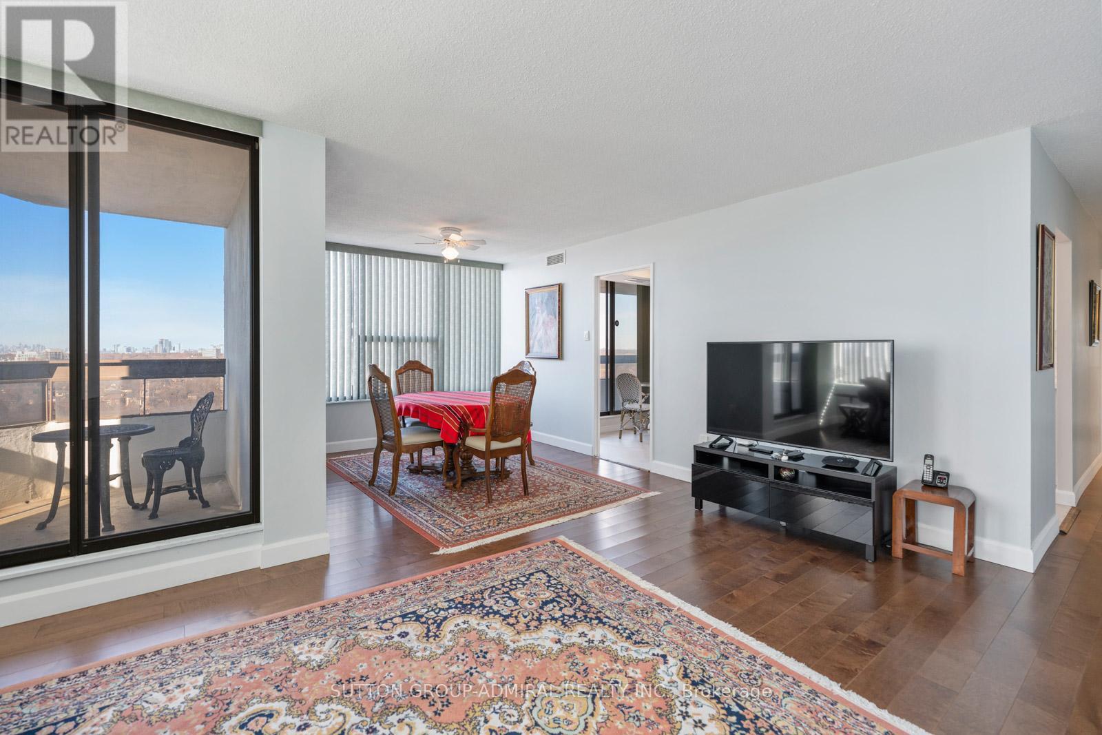 1502 - 100 Quebec Avenue, Toronto, Ontario  M6P 4B8 - Photo 8 - W12934304