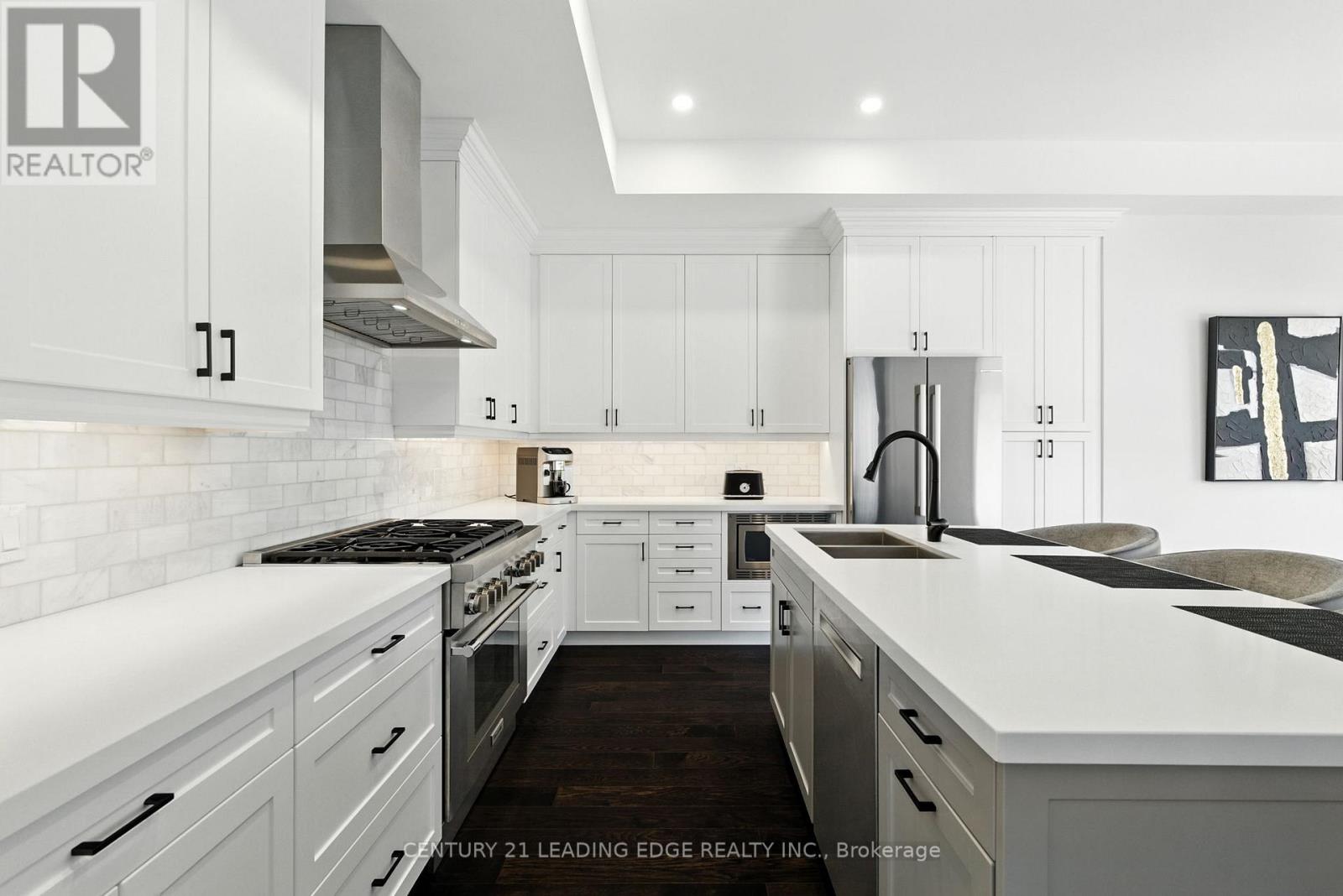 3239 Millicent Avenue, Oakville, Ontario  L6H 0V8 - Photo 9 - W12934324