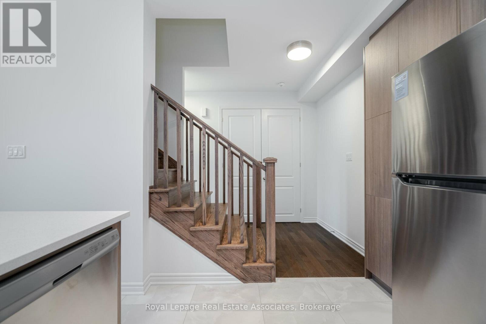 1226 Granary Street, Oakville, Ontario  L6H 7Y4 - Photo 19 - W12934336