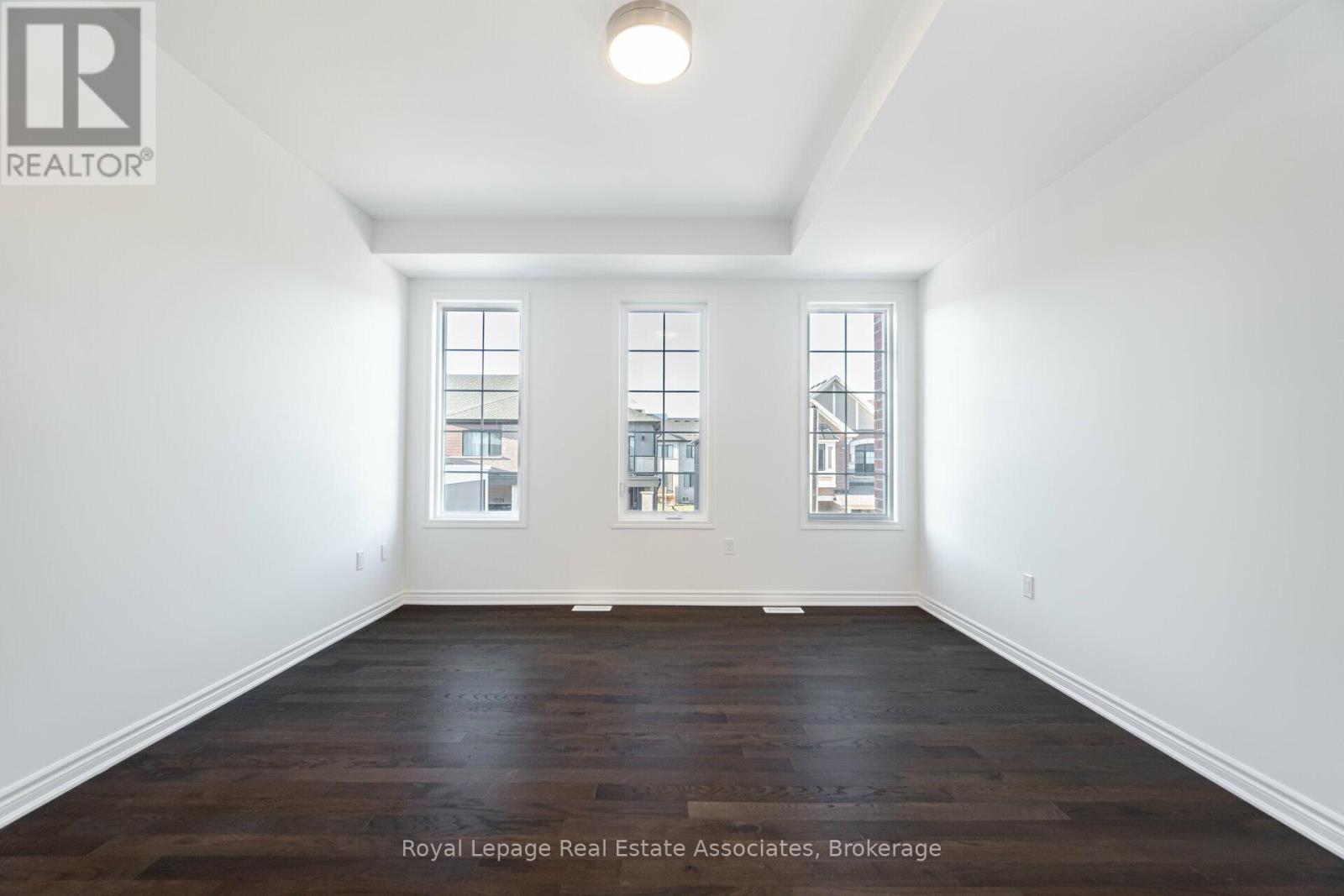 1226 Granary Street, Oakville, Ontario  L6H 7Y4 - Photo 7 - W12934336