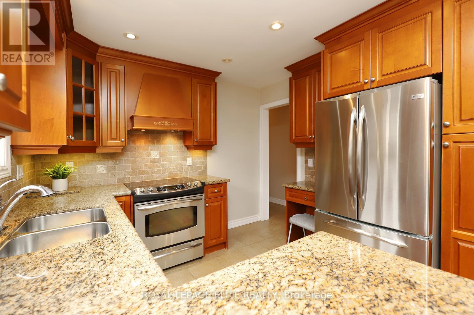 86 Melbert Road, Toronto, Ontario  M9C 3R1 - Photo 14 - W12934380