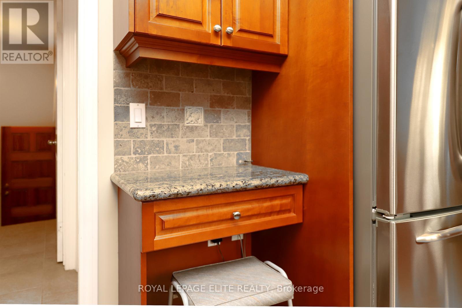 86 Melbert Road, Toronto, Ontario  M9C 3R1 - Photo 17 - W12934380