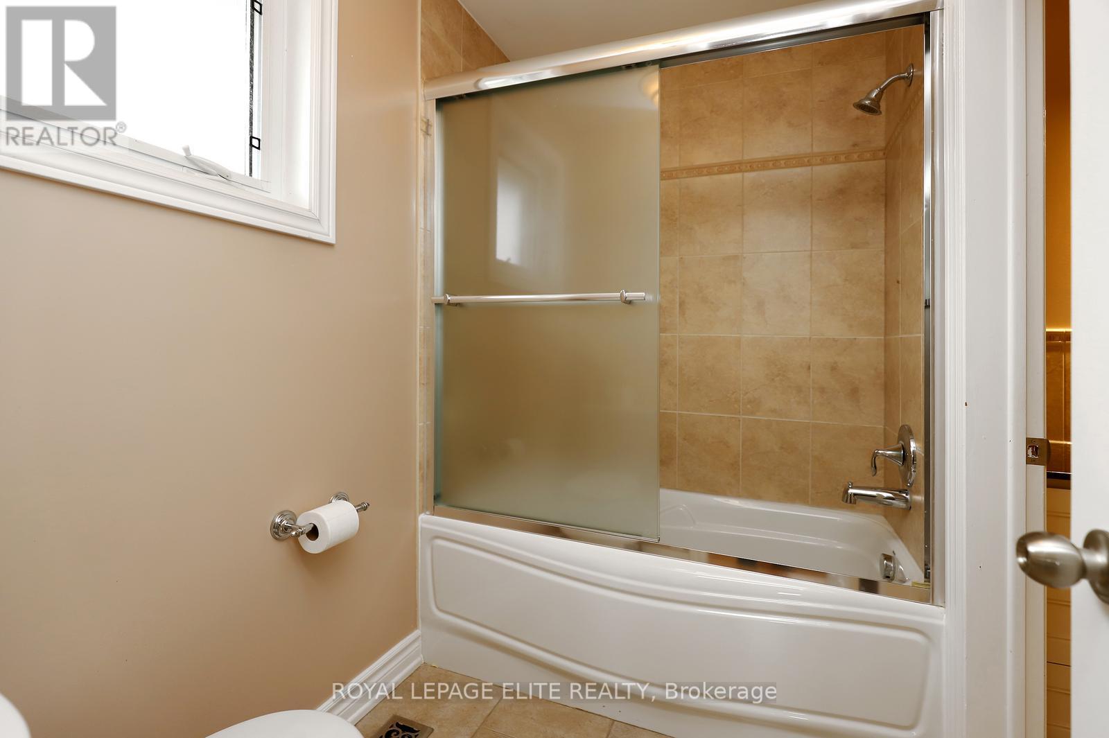 86 Melbert Road, Toronto, Ontario  M9C 3R1 - Photo 22 - W12934380