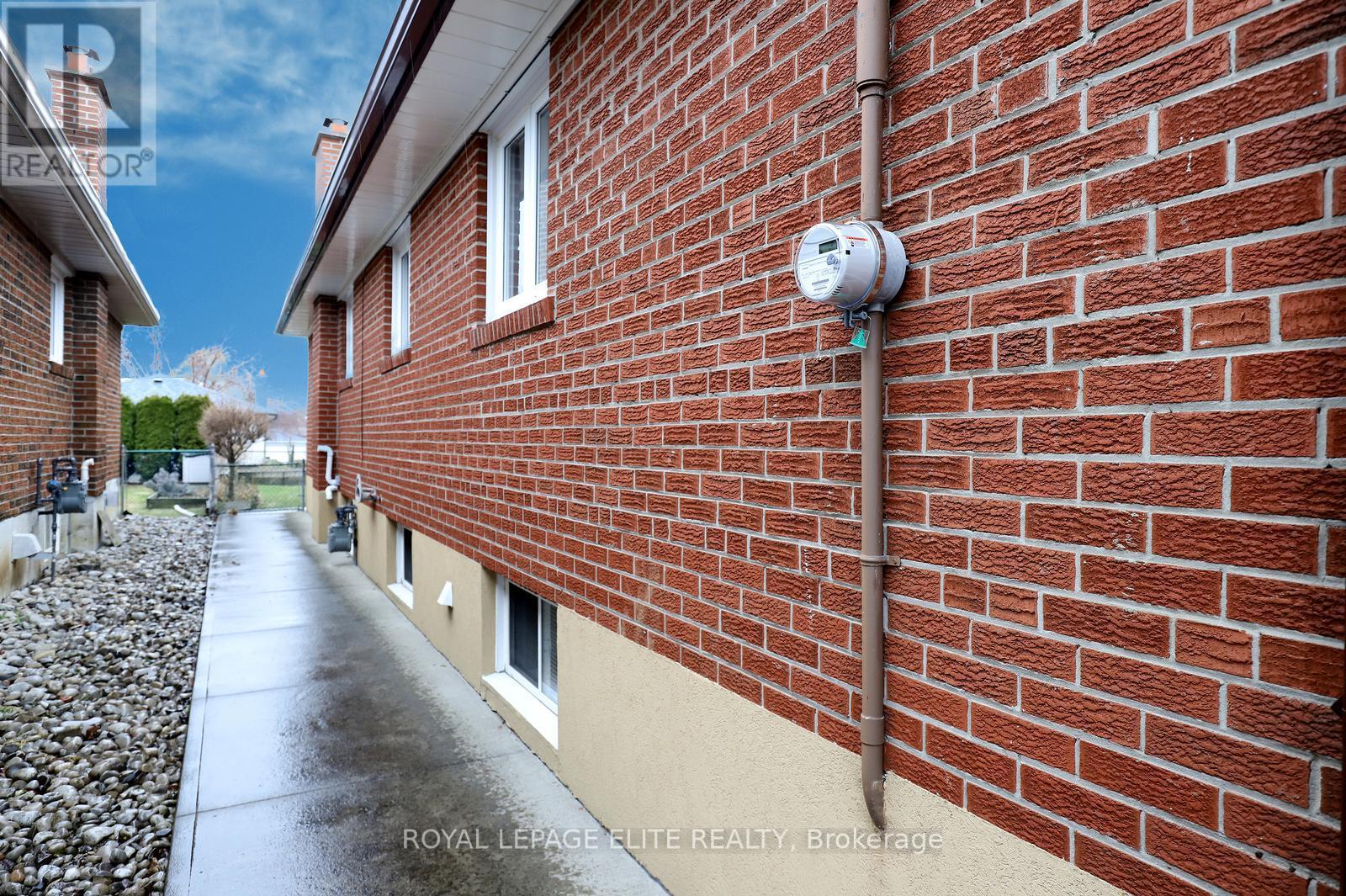 86 Melbert Road, Toronto, Ontario  M9C 3R1 - Photo 41 - W12934380