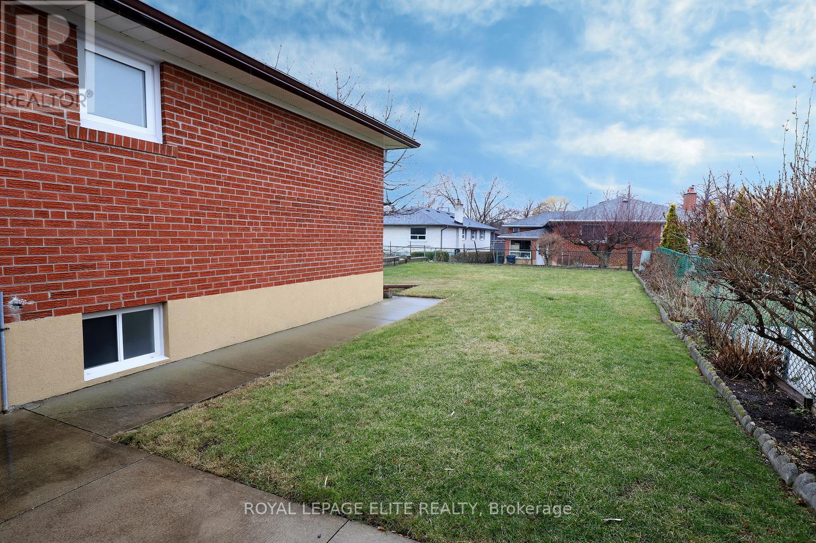 86 Melbert Road, Toronto, Ontario  M9C 3R1 - Photo 42 - W12934380