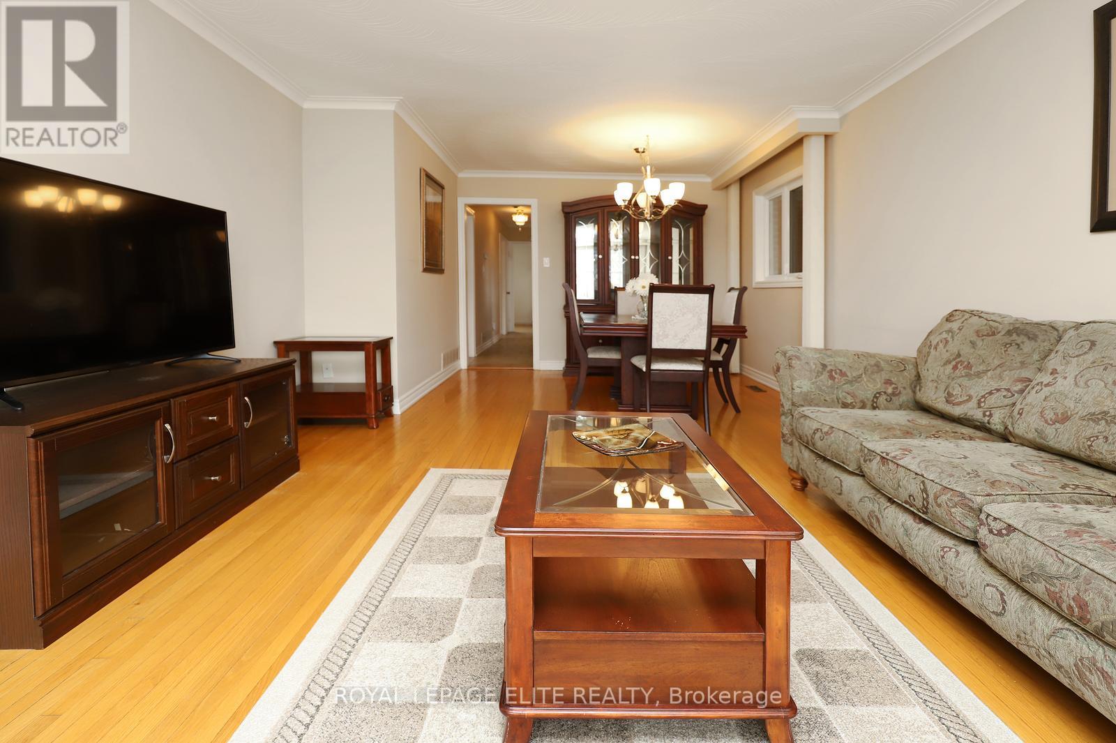 86 Melbert Road, Toronto, Ontario  M9C 3R1 - Photo 7 - W12934380