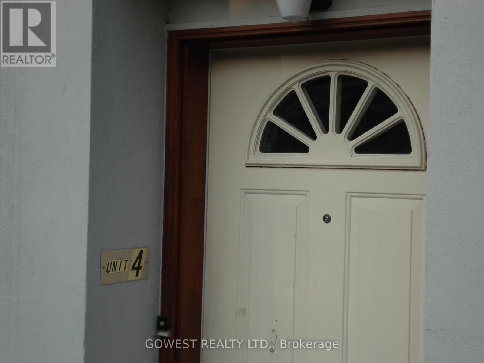 4 - 20 Glen Gordon Road, Toronto, Ontario  M6P 1B8 - Photo 2 - W12934408