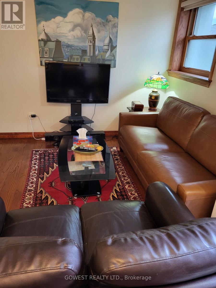 4 - 20 Glen Gordon Road, Toronto, Ontario  M6P 1B8 - Photo 4 - W12934408