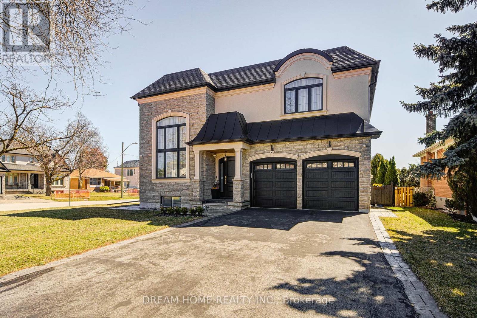 476 Tennyson Drive, Oakville, Ontario  L6L 3Z1 - Photo 3 - W12934430
