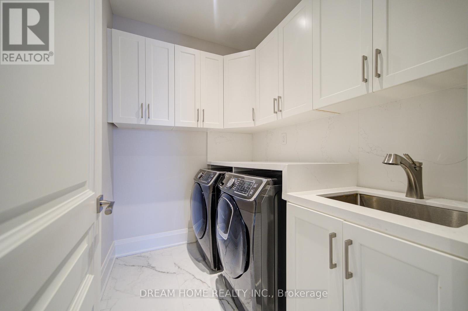 476 Tennyson Drive, Oakville, Ontario  L6L 3Z1 - Photo 33 - W12934430