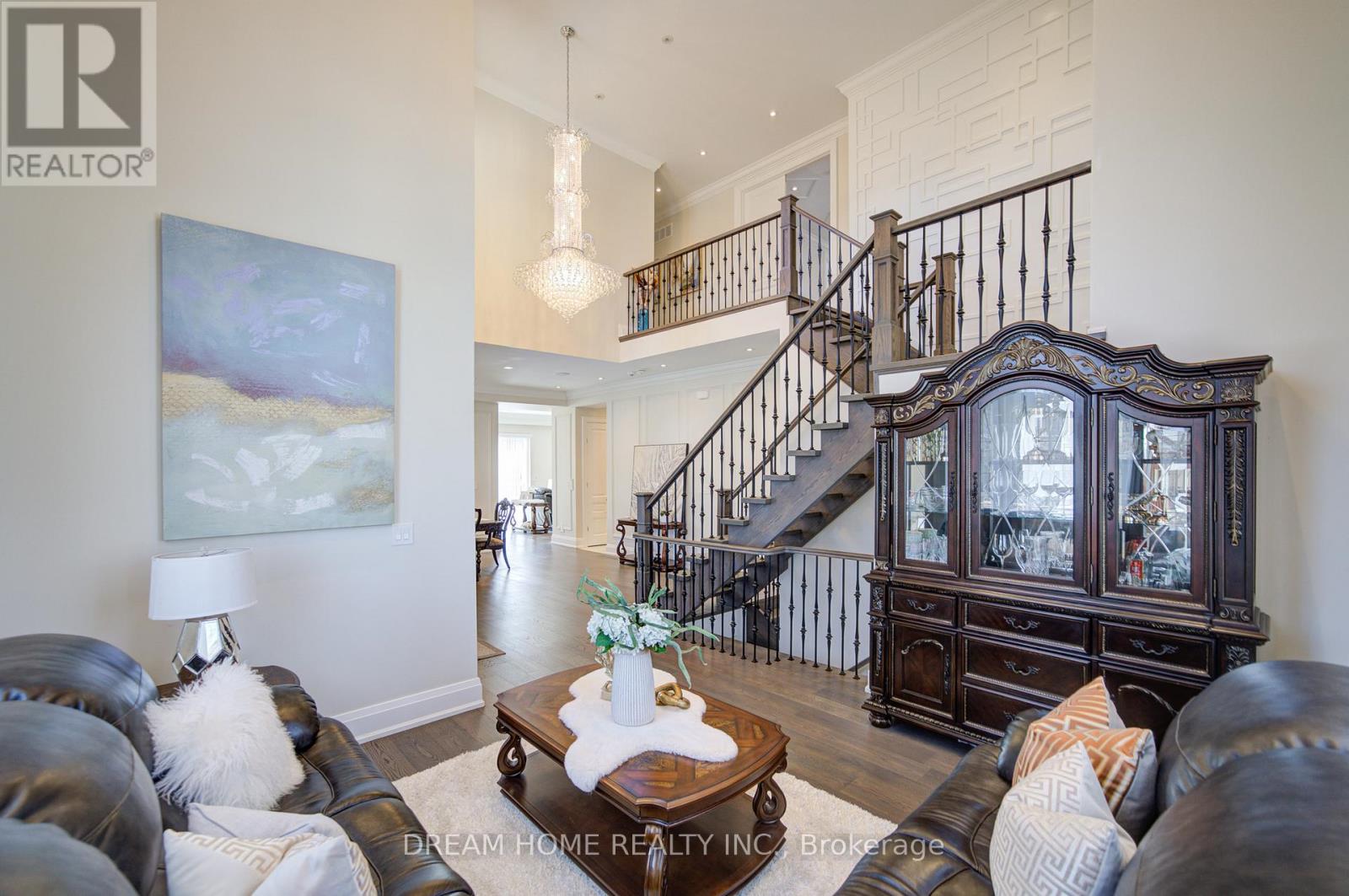 476 Tennyson Drive, Oakville, Ontario  L6L 3Z1 - Photo 8 - W12934430