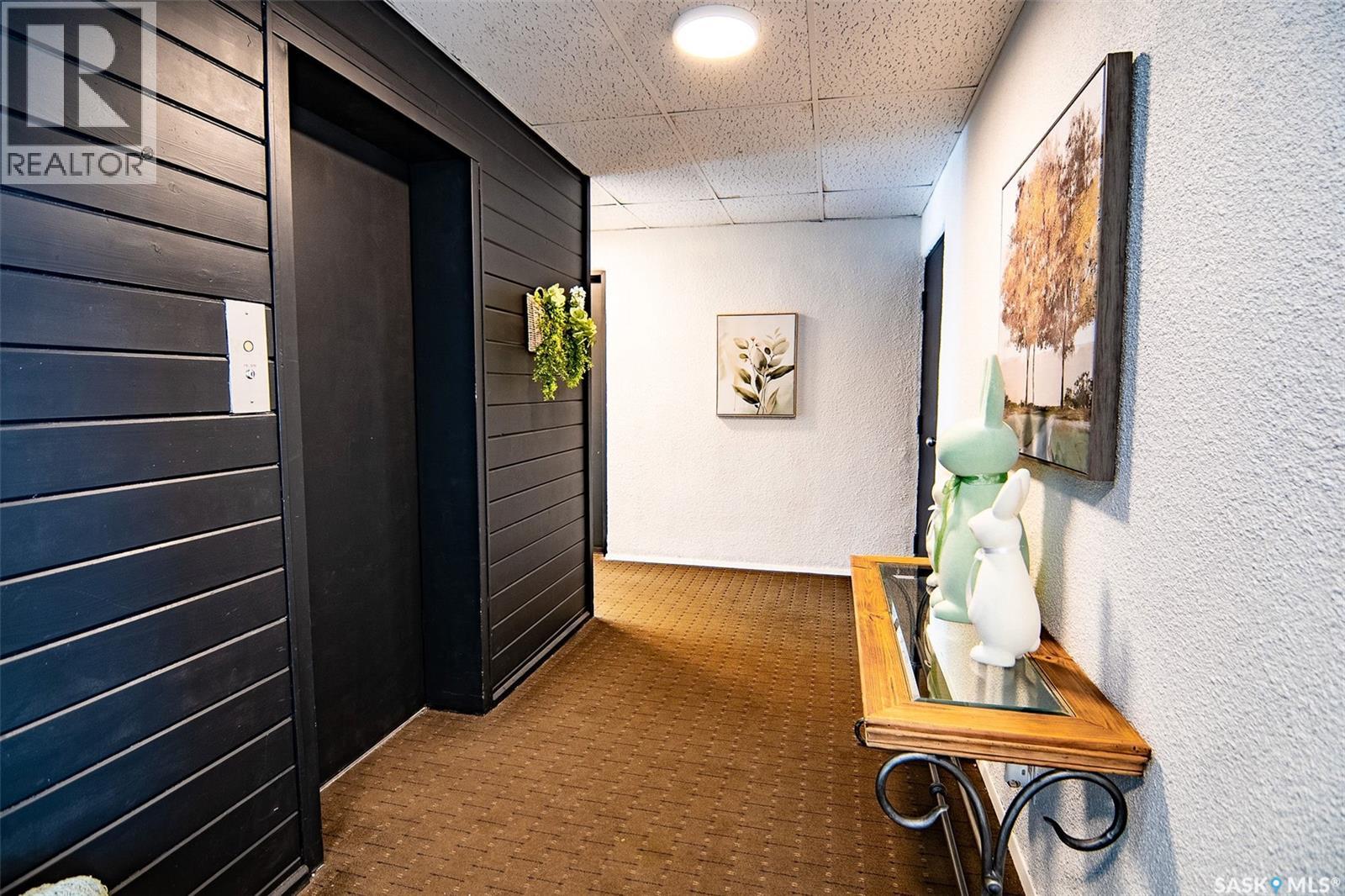 202 699 28th Street W, Prince Albert, Saskatchewan  S6V 5E6 - Photo 2 - SK031552