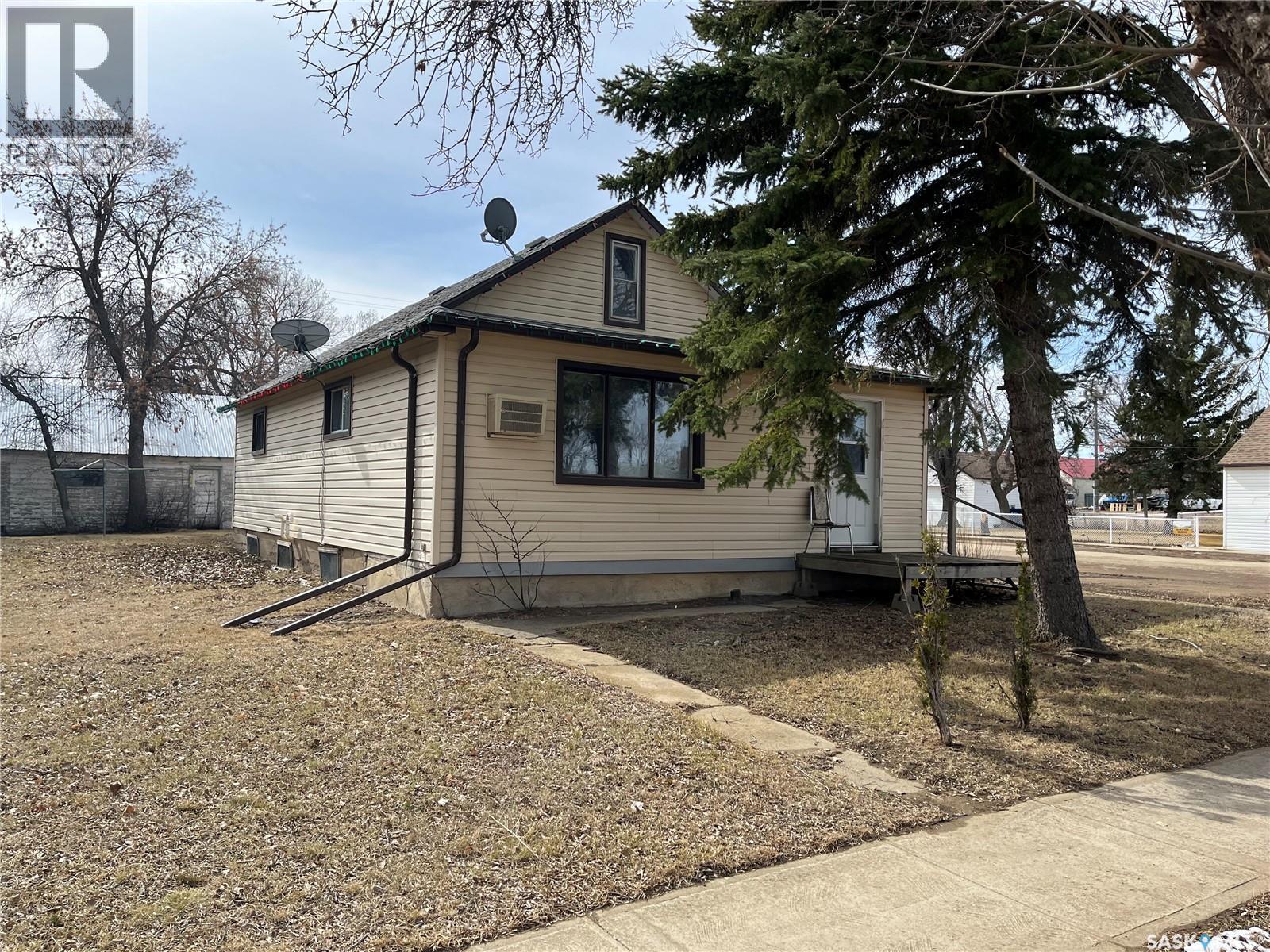 101 1st STREET E, lafleche, Saskatchewan