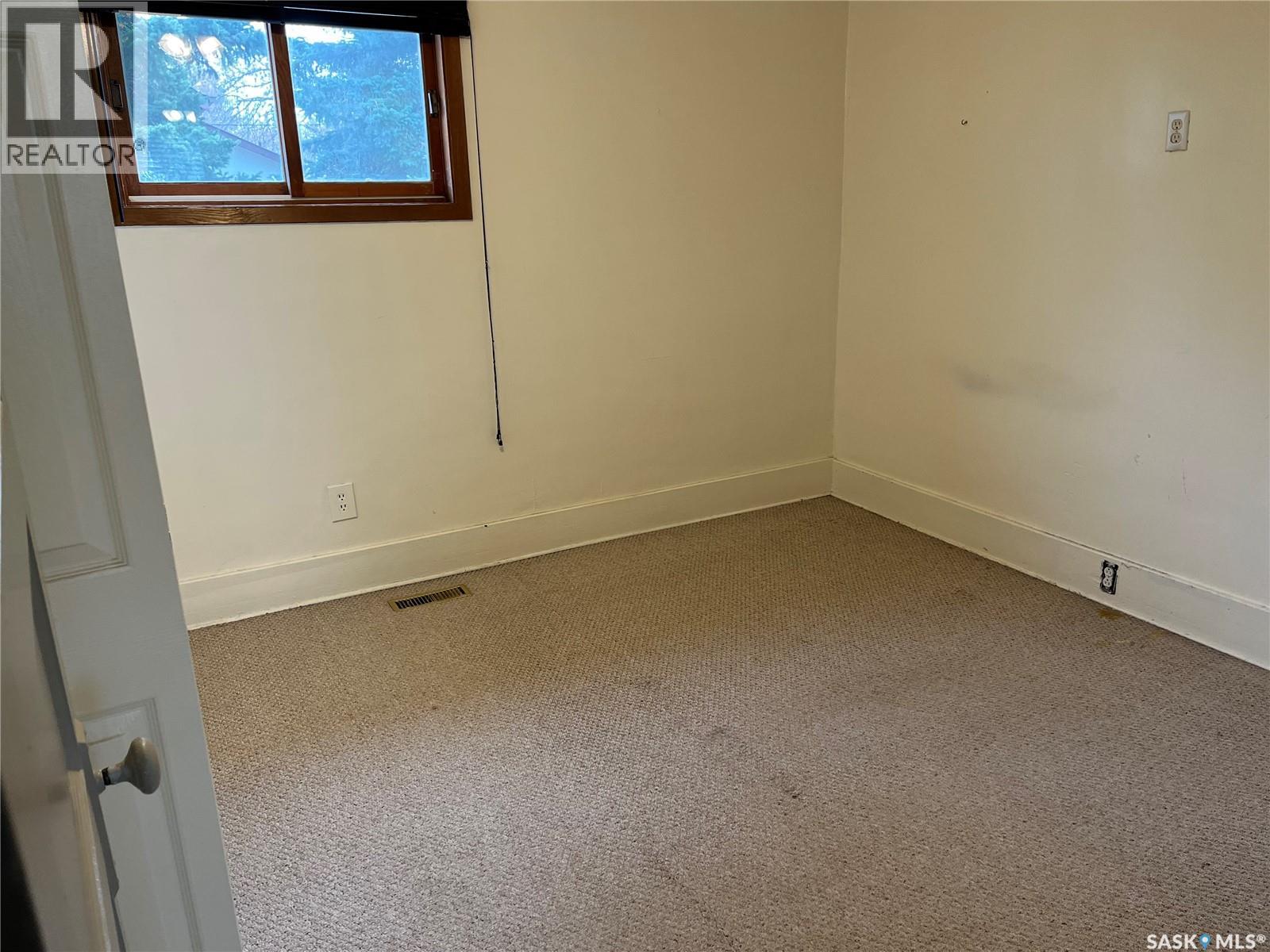 101 1st Street E, Lafleche, Saskatchewan  S0H 2K0 - Photo 16 - SK031539