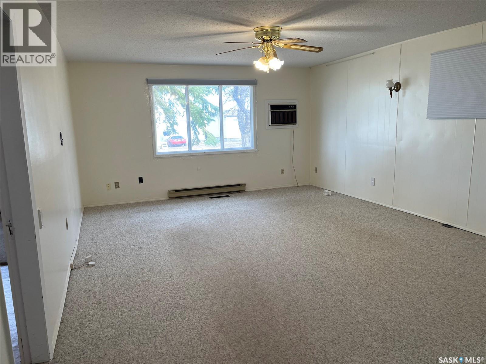 101 1st Street E, Lafleche, Saskatchewan  S0H 2K0 - Photo 8 - SK031539