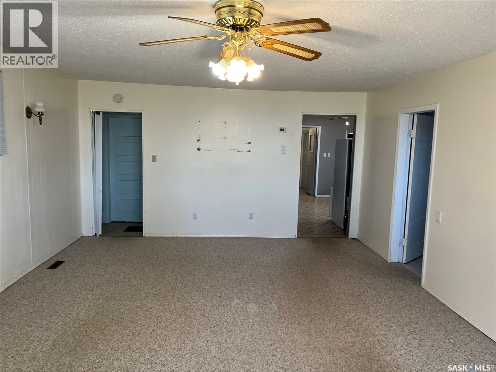 101 1st Street E, Lafleche, Saskatchewan  S0H 2K0 - Photo 9 - SK031539