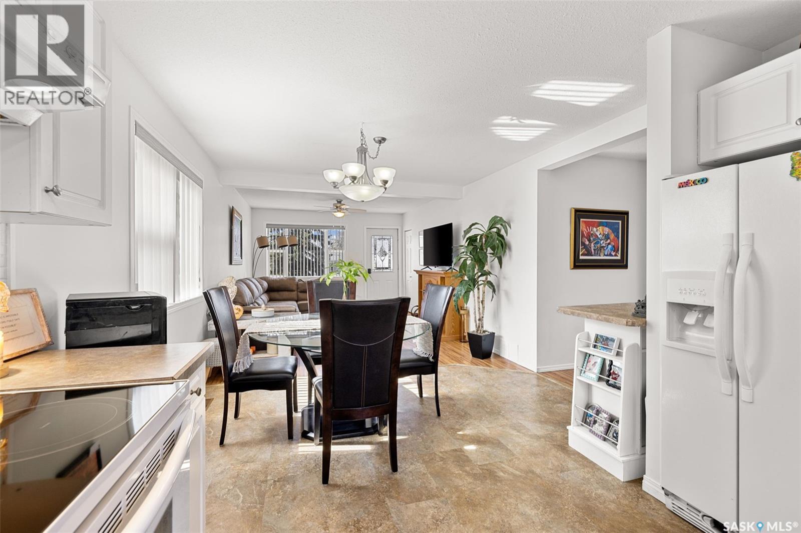 359 4th Avenue Se, Swift Current, Saskatchewan  S9H 3L7 - Photo 11 - SK031498